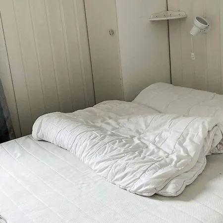 6 Person In Anneland-by Traum *