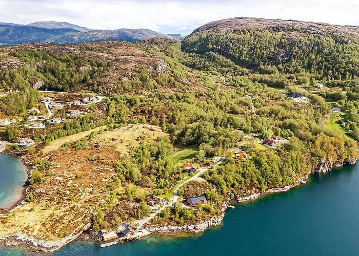 6 Person In Anneland-by Traum *